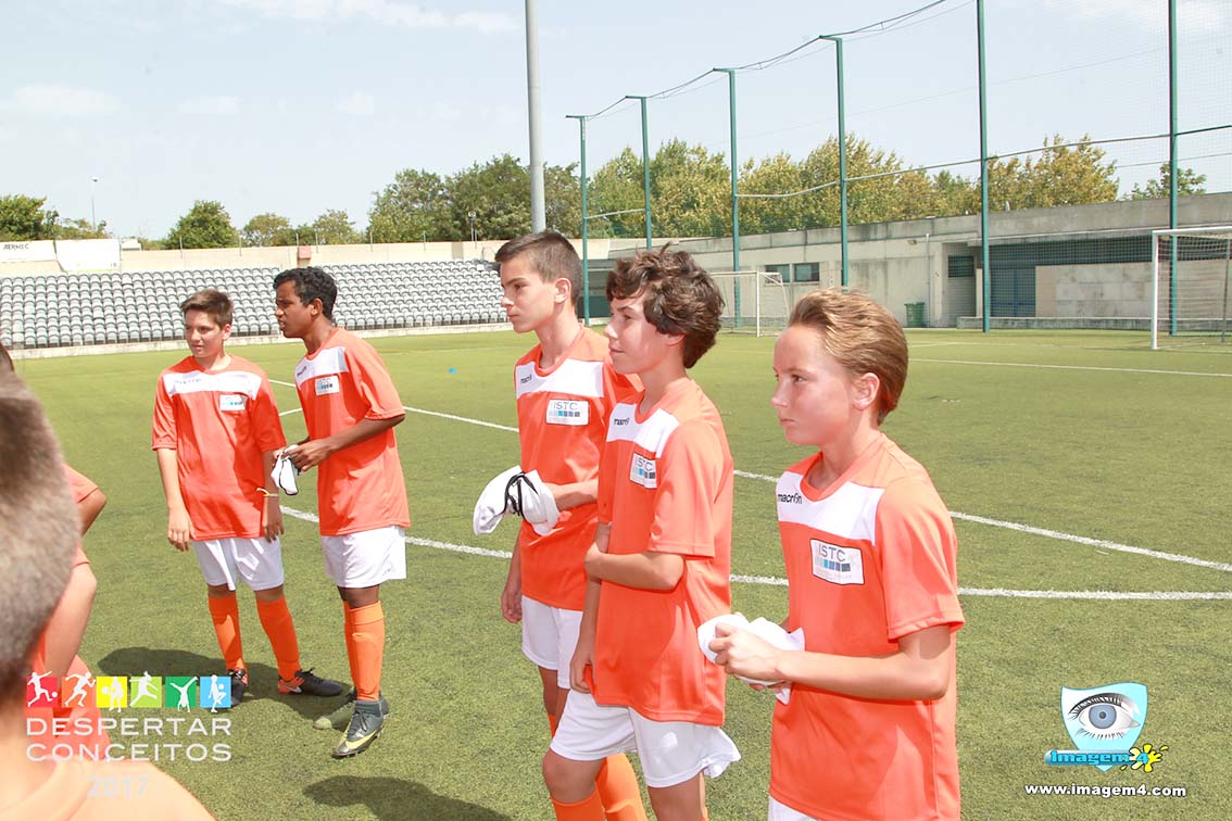Guilherme Martins, Yann Cherel e Gonçalo Duarte jogadores da AE Óbidos participaram nos treinos