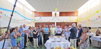 Casa do Povo de Alfeizerão fez 103 anos Cantaram-se os parabéns e o bolo de aniversário foi distribuído por todos os presentes