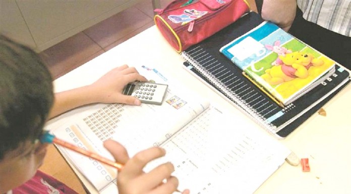 Manuais escolares são gratuitos no 1º ciclo, mas há pais que preferem comprá-los Gazeta das Caldas