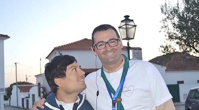 Padre obidense ajuda jovem com deficiência a ir a pé a Fátima Gazeta das Caldas