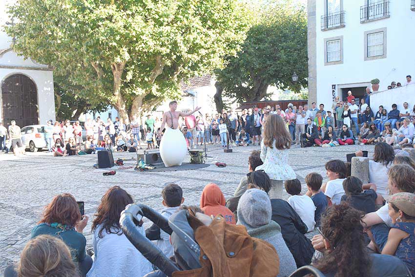 Óbidos foi palco da arte de rua e atraiu centenas de visitantes