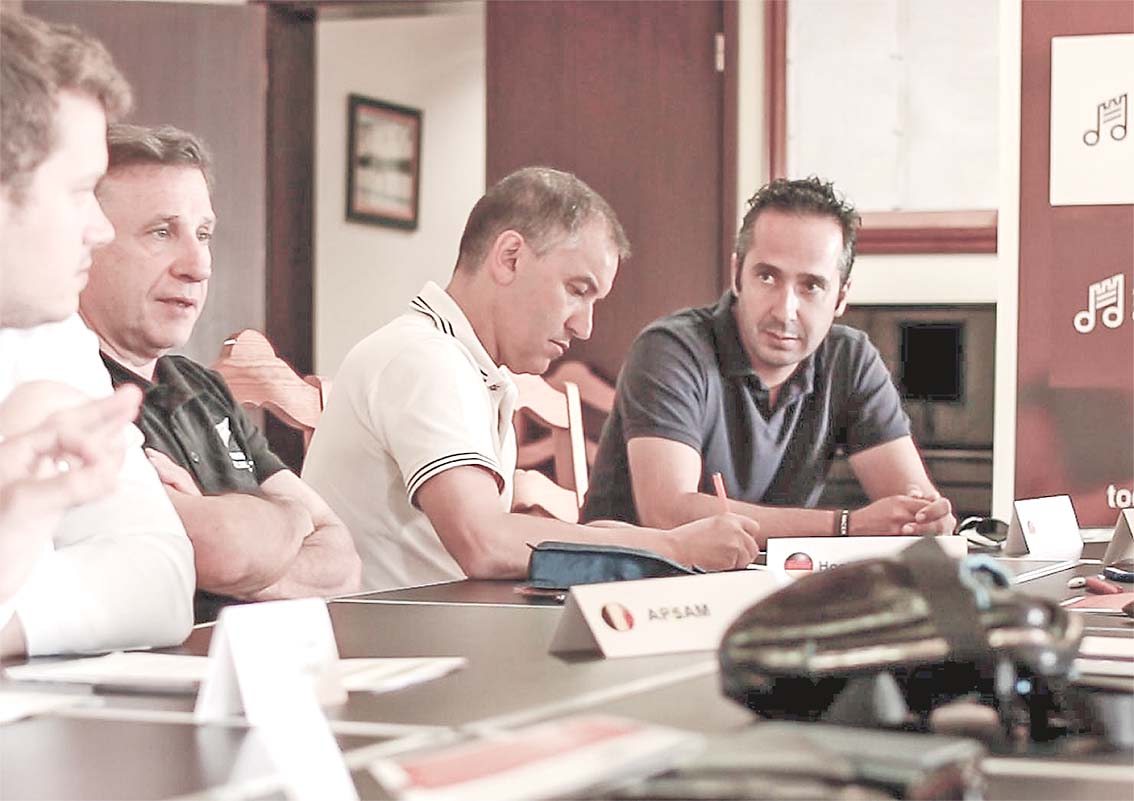 Uma aplicação móvel para jovens músicos