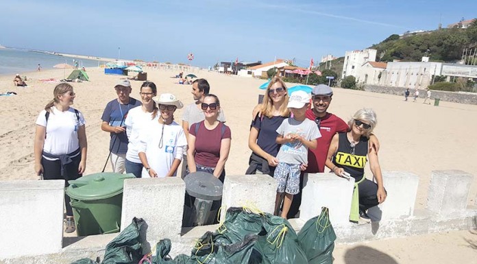 Fraca adesão à limpeza da praia da Foz do Arelho