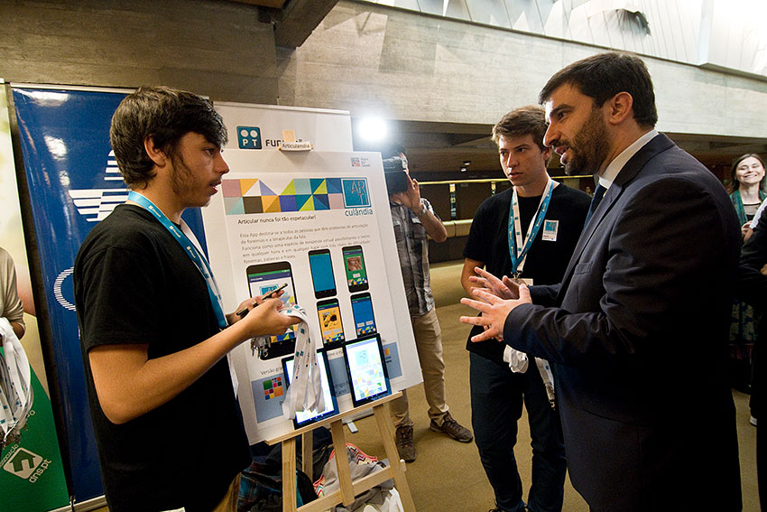 Agrupamento Rafael Bordalo Pinheiro na final do App’s for Good