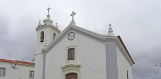 Relógio da igreja gera polémica em A-dos-Francos