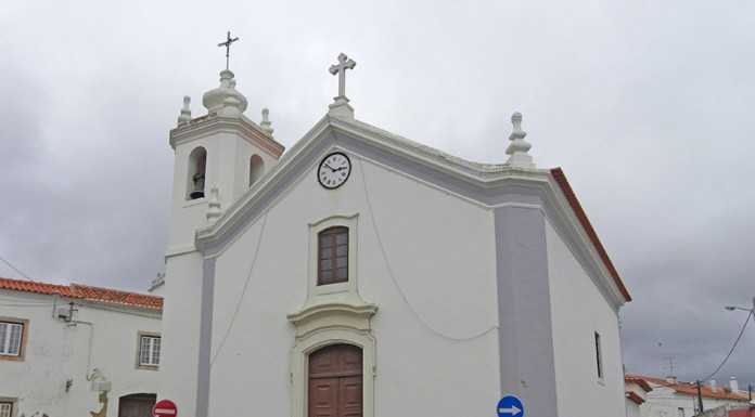 Relógio da igreja gera polémica em A-dos-Francos