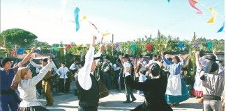 Mais do que dançar, os ranchos preocupam-se cada vez mais em recriar as tradições antigas