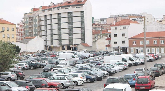 Câmara demora dois anos para resolver o caos do estacionamento junto à PSP Gazeta das Caldas