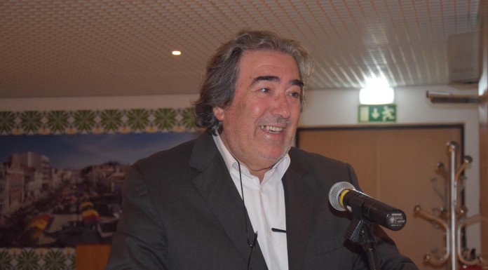 Arnaldo Custódio deixa PS, mas é recandidato