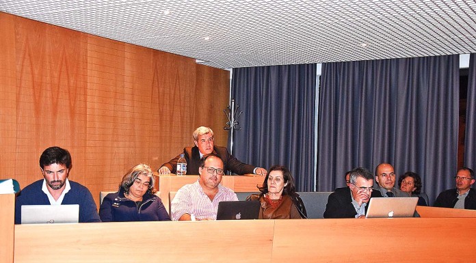 Assembleia Municipal aprova novo regimento e adia decisão sobre transmissão em vídeo Gazeta das Caldas