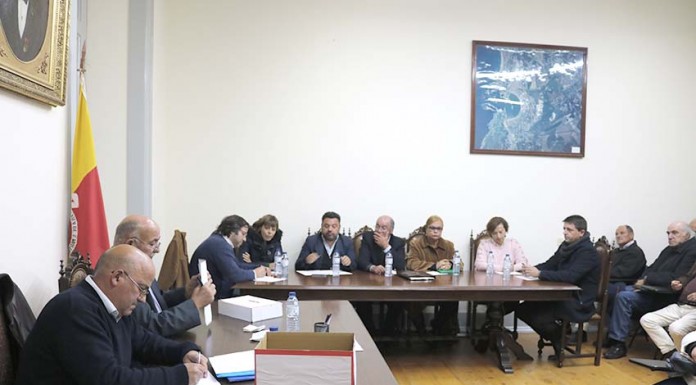 Assembleia de Freguesia de S. Martinho do Porto só durou quatro minutos e deixou tudo na mesma Gazeta das Caldas