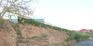 Vedação ou muro de suporte de terras? Eis um diferendo entre a Câmara das Caldas e uma empresa do Carvalhal Benfeito Gazeta das Caldas