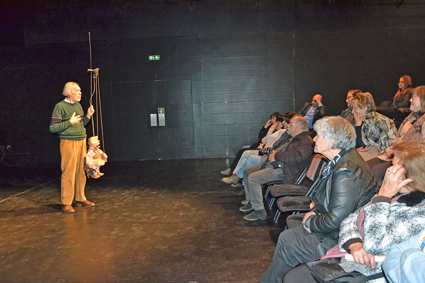 Marionetas Vicentinas em exposição e debate no CCC