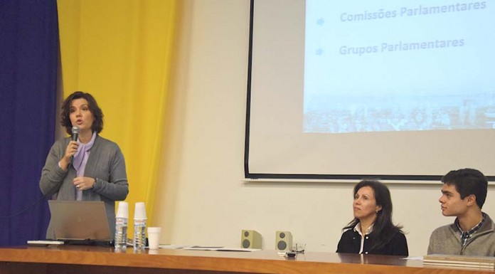 Assunção Cristas falou sobre a igualdade de género com jovens da Bordalo Pinheiro Gazeta das Caldas