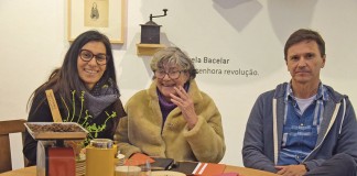 A “Senhora da ilustração” Manuela Bacelar visitou exposição que lhe presta homenagem em Óbidos Gazeta das Caldas