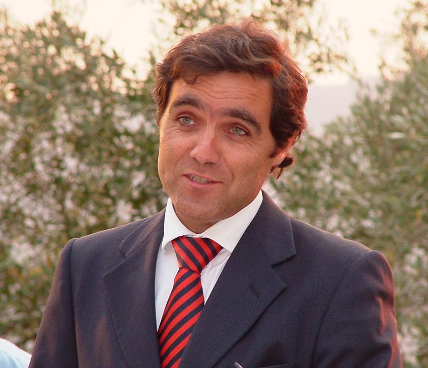 Telmo Faria recebe chave da Vila no feriado municipal de Óbidos