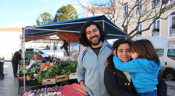 Uma banca de sabonetes artesanais na Praça da Fruta Gazeta das Caldas
