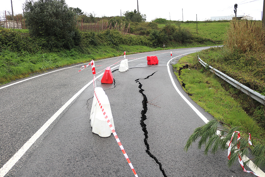 Piso da EN360 abateu perto do Carvalhal Benfeito
