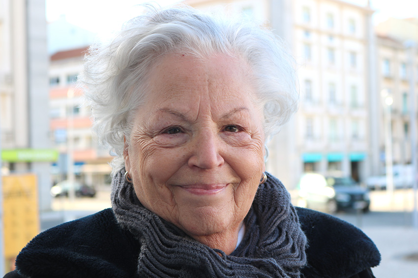 Praça Pública - Maria Edite Lopes