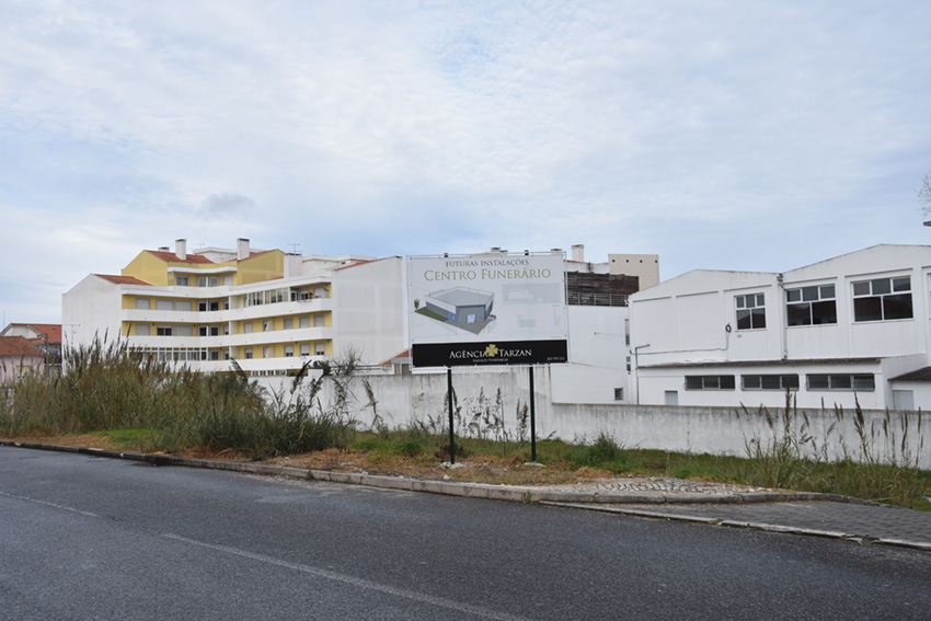 Moradores do Bairro dos Arneiros não querem centro funerário como vizinho
