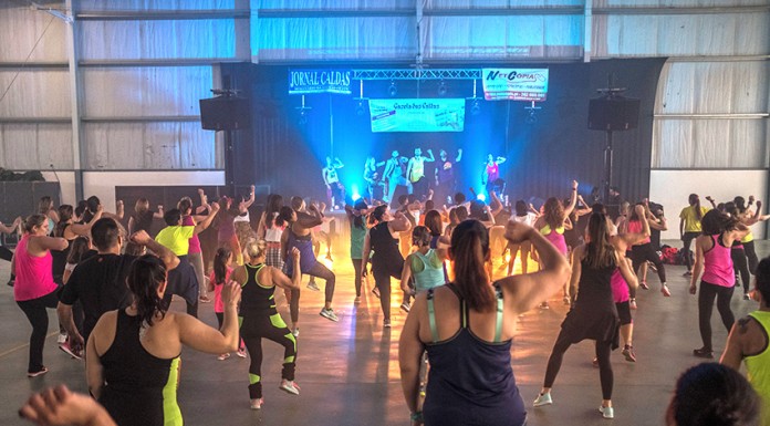 Duzentas pessoas dançam e contribuem para a Ajuda de Berço Gazeta das Caldas
