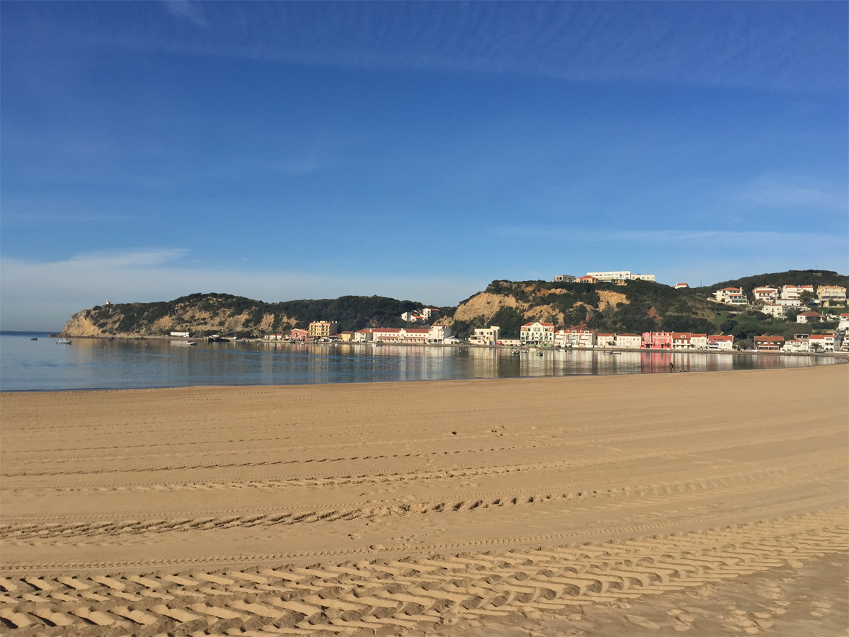 Vamos limpar a praia de São Martinho do Porto?