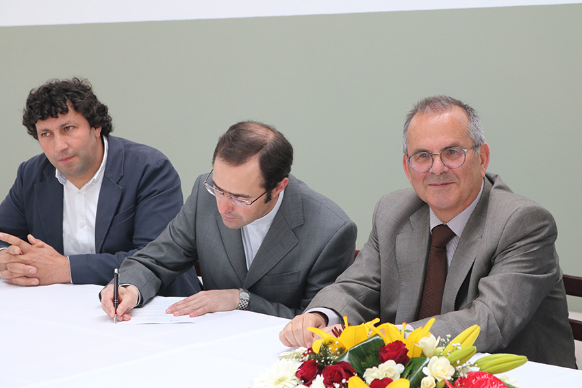 O padre Filipe Sousa assinou o protocolo 