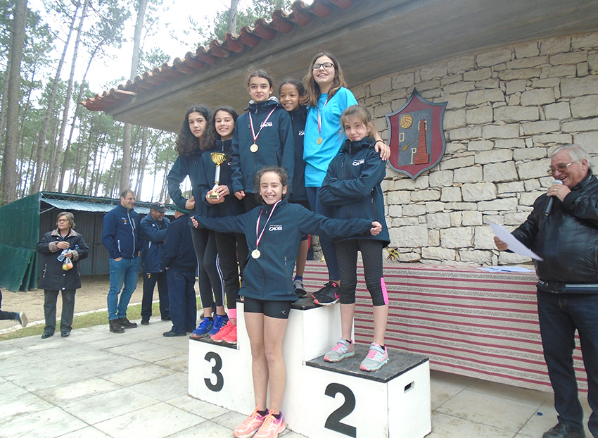 Meninas do Clube de Atletismo de Óbidos brilharam