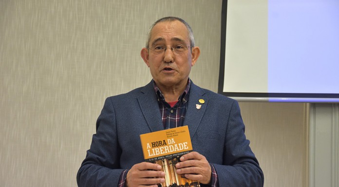 O 25 de Abril contado na primeira pessoa pelo coronel Andrade da Silva Coronel Andrade da Silva