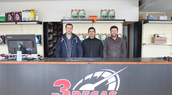 Uma loja de peças na recta de Tornada Gazeta das Caldas - 3 Peças