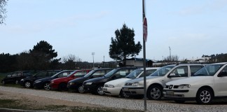 Falsos stands de automóveis na via pública podem ter os dias contados nas Caldas Falsos Stands de Automóveis