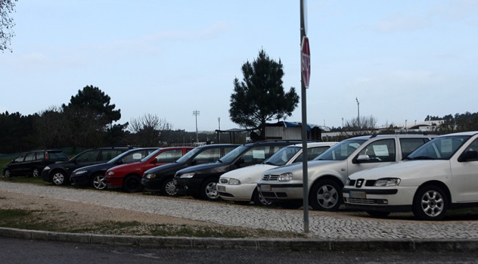 Falsos stands de automóveis na via pública podem ter os dias contados nas Caldas Falsos Stands de Automóveis