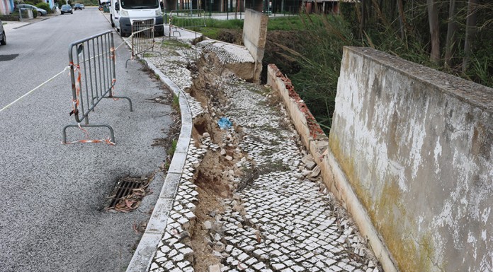 Muro na Rua das Vindimas ruiu há dois meses Rua das Vidimas