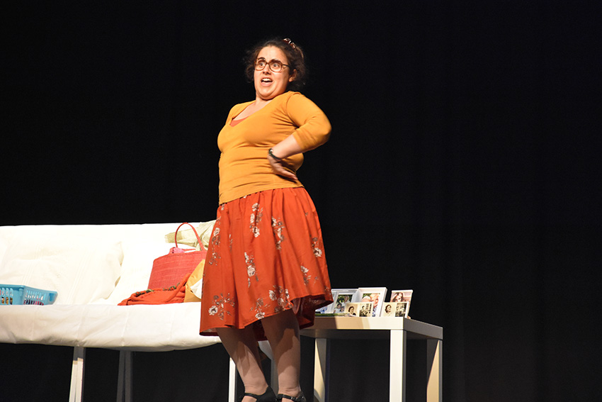 Comédia de Sofia Bernardo alerta para o preconceito em relação às empregadas domésticas