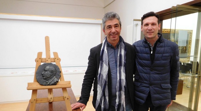 Carlos Oliveira criou medalhão de José Malhoa Gazeta das Caldas