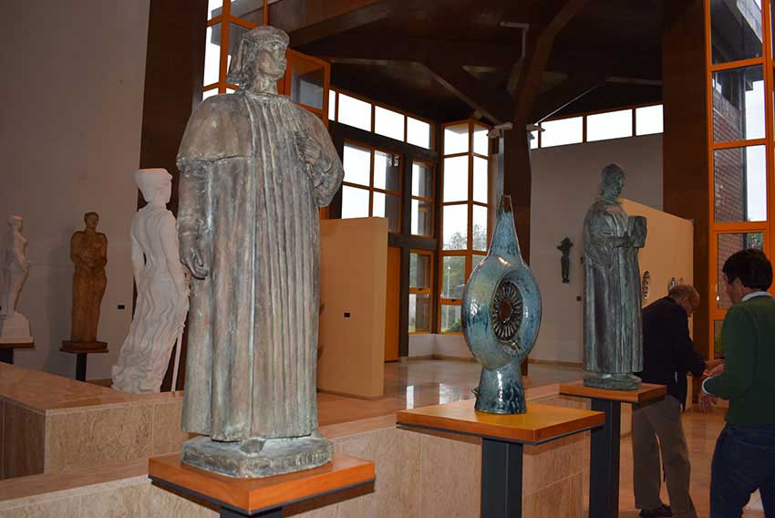 Alunos da ESAD apresentam peças de artistas que trabalharam na Secla