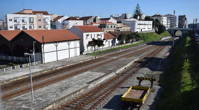 CP já transporta passageiros em táxi na linha do Oeste CP já transporta passageiros em táxi na linha do Oeste - Gazeta das Caldas