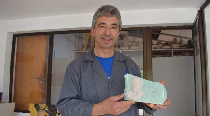 Carlos Oliveira está a celebrar 40 anos de carreira artística Gazeta das Caldas