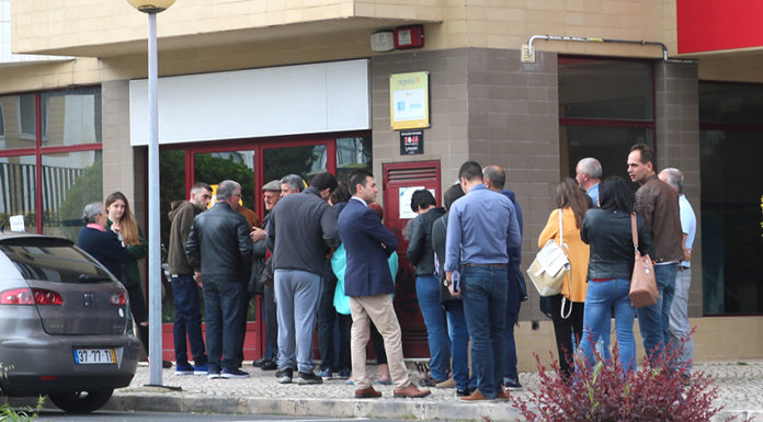 Tempos de espera na Conservatória continuam a motivar queixas Gazeta das Caldas - Conservatória