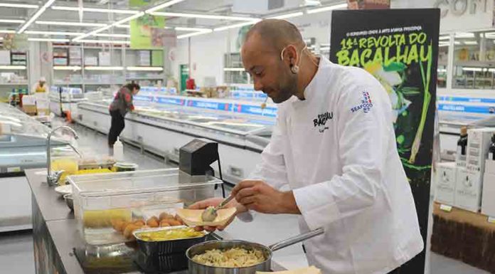 Chef Luís Barradas esteve no Recheio para apresentar a Revolta do Bacalhau Gazeta das Caldas