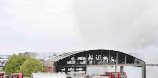 Incêndio destrói dois armazéns da antiga fábrica da Frami Gazeta das Caldas