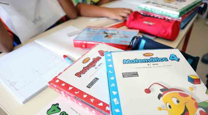 Vouchers permitem poupar até 160 euros nos manuais escolares Gazeta das Caldas