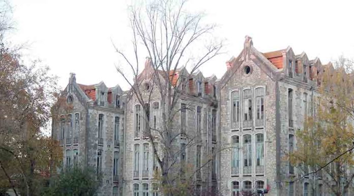 Projecto do hotel nos Pavilhões do Parque mantém privatização da ex-Casa da Cultura Gazeta das Caldas - Pavilhões do Parque