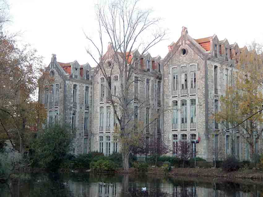 Projecto do hotel nos Pavilhões do Parque mantém privatização da ex-Casa da Cultura