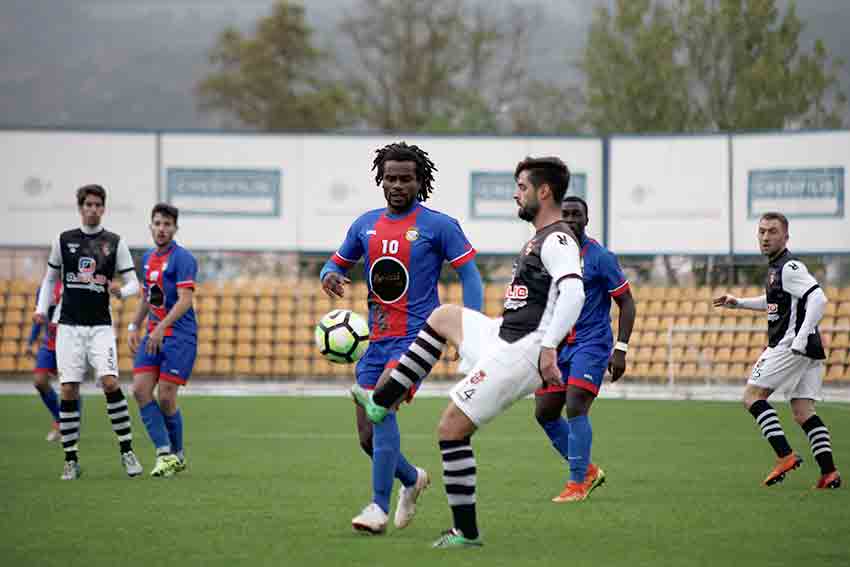 Exibição concentrada garante primeiro triunfo fora de casa