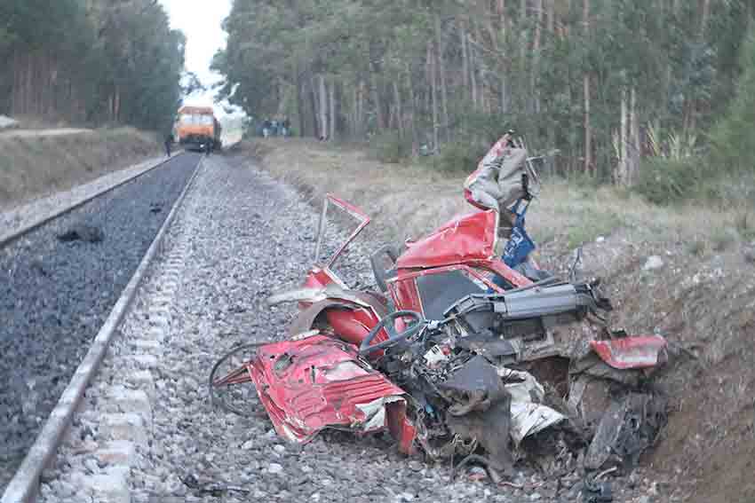 Choque com jipe causa descarrilamento de comboio no Bouro