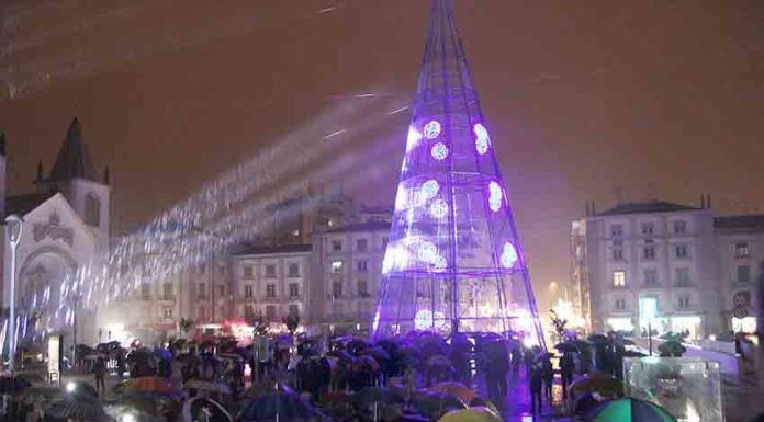 Arranque do Natal Encantado das Caldas da Rainha foi marcado pela chuva Gazeta das Caldas