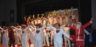 Festa de Natal da Universidade Sénior encheu Pimpões