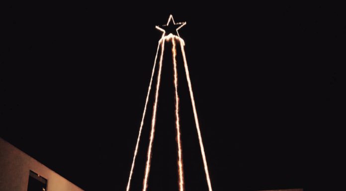 Árvore de Natal de madeira com 11 metros em Turquel