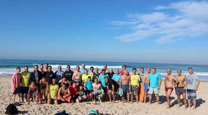 Phoz Plage cumpriu a tradição do primeiro banho do ano em manhã solarenga Gazeta das Caldas